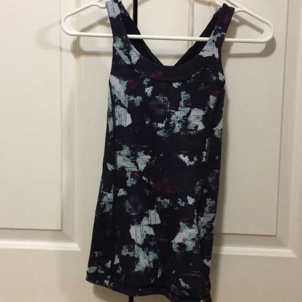 Lululemon workout top size 0 (xxs)